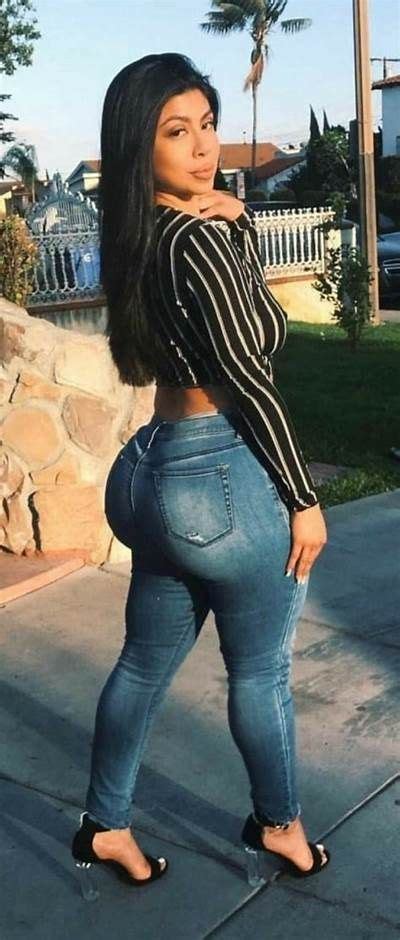 Latina Big Ass Spreading Porn Pics